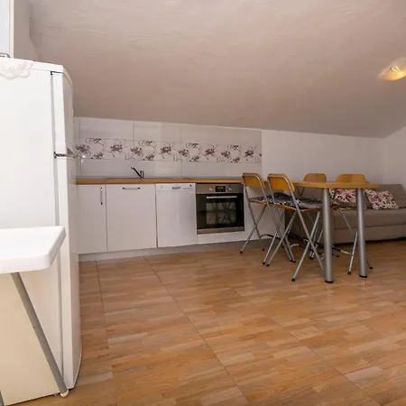 Medvidovic Apartment *
